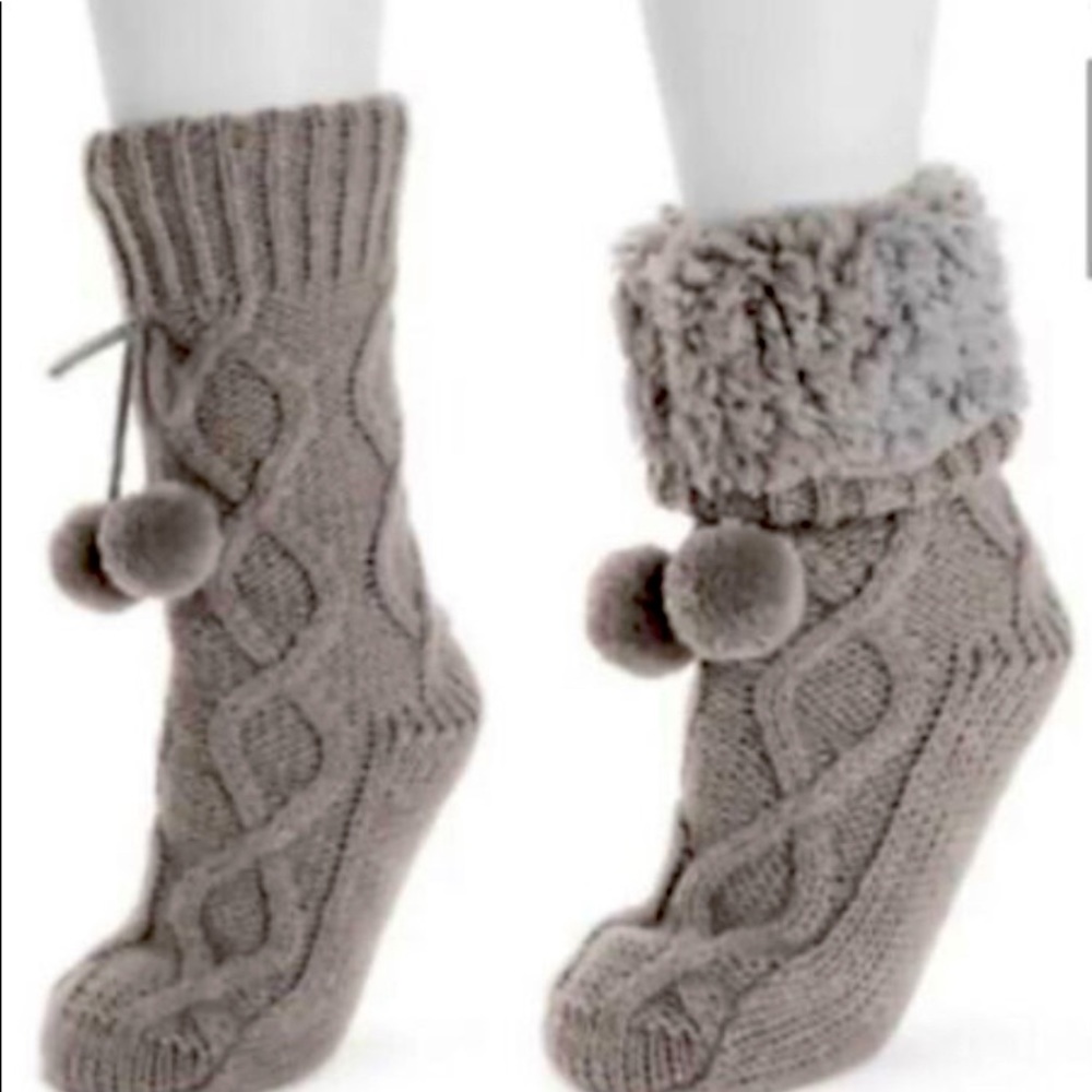 Muk Luks Cabin Socks, Chunky Knit, Lined, Pom Poms, L/XL - NWT